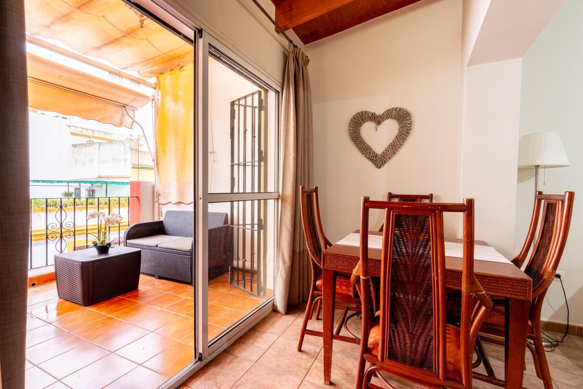 Ferienwohnung Aoa Casa Triana Familiar Con Terraza Sevilla Exterior foto